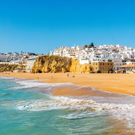 Modern 4 With Pool By Homing Apartamento Albufeira